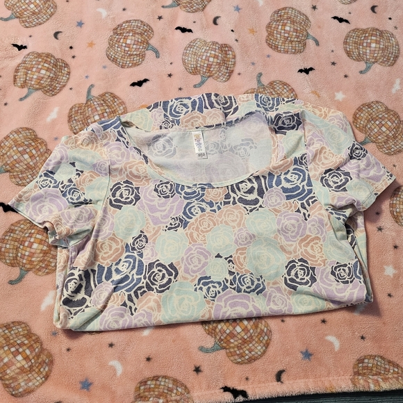 Bundle Of 2 Lularoe Shirts, Medium - Picture 3 of 8